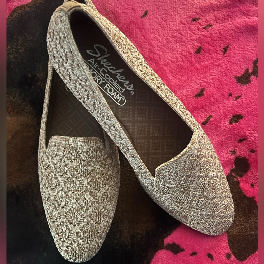 Air-Cooled Memory foam Cleo’s by Skechers size 7 1/2